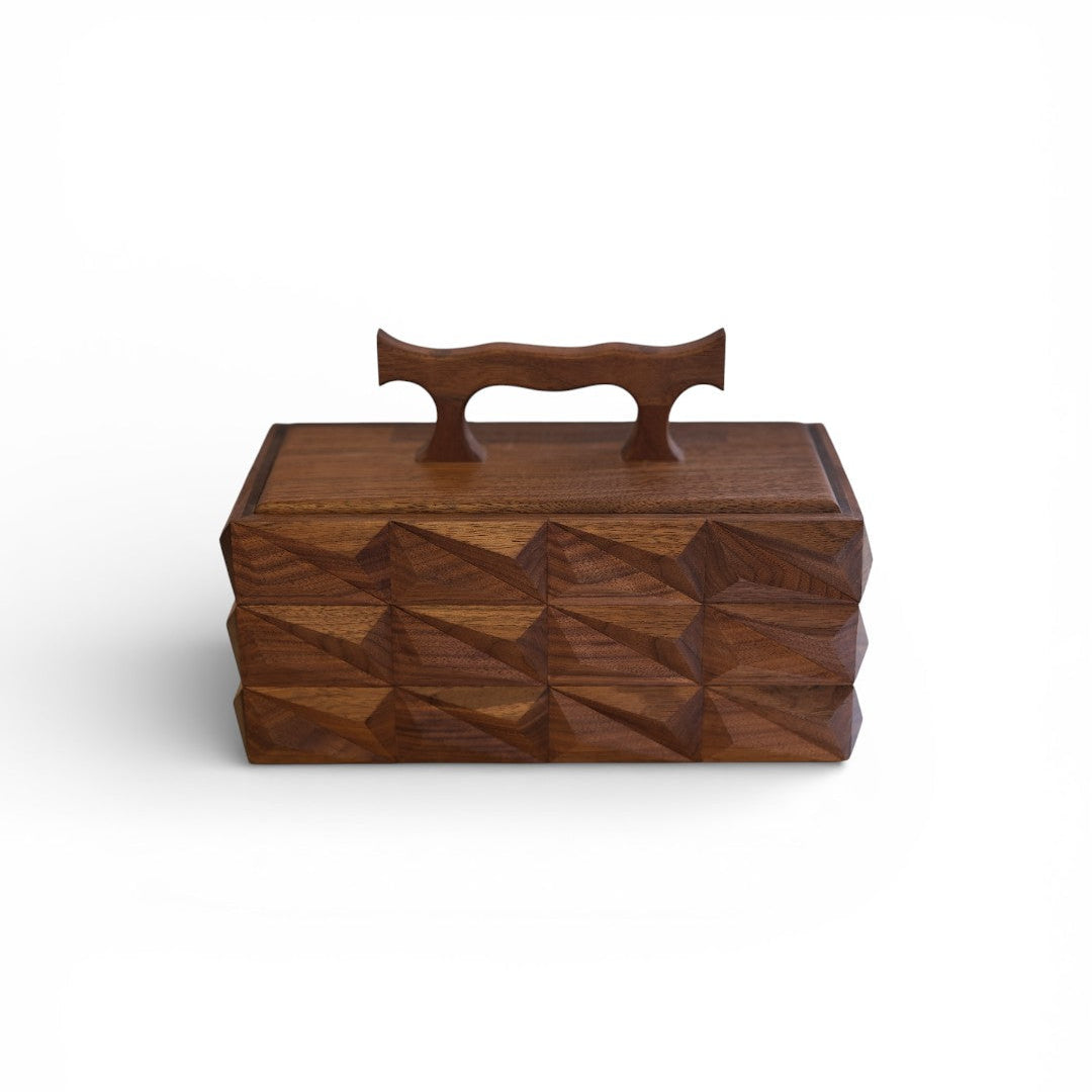 Edgy Box with Lift-Lid