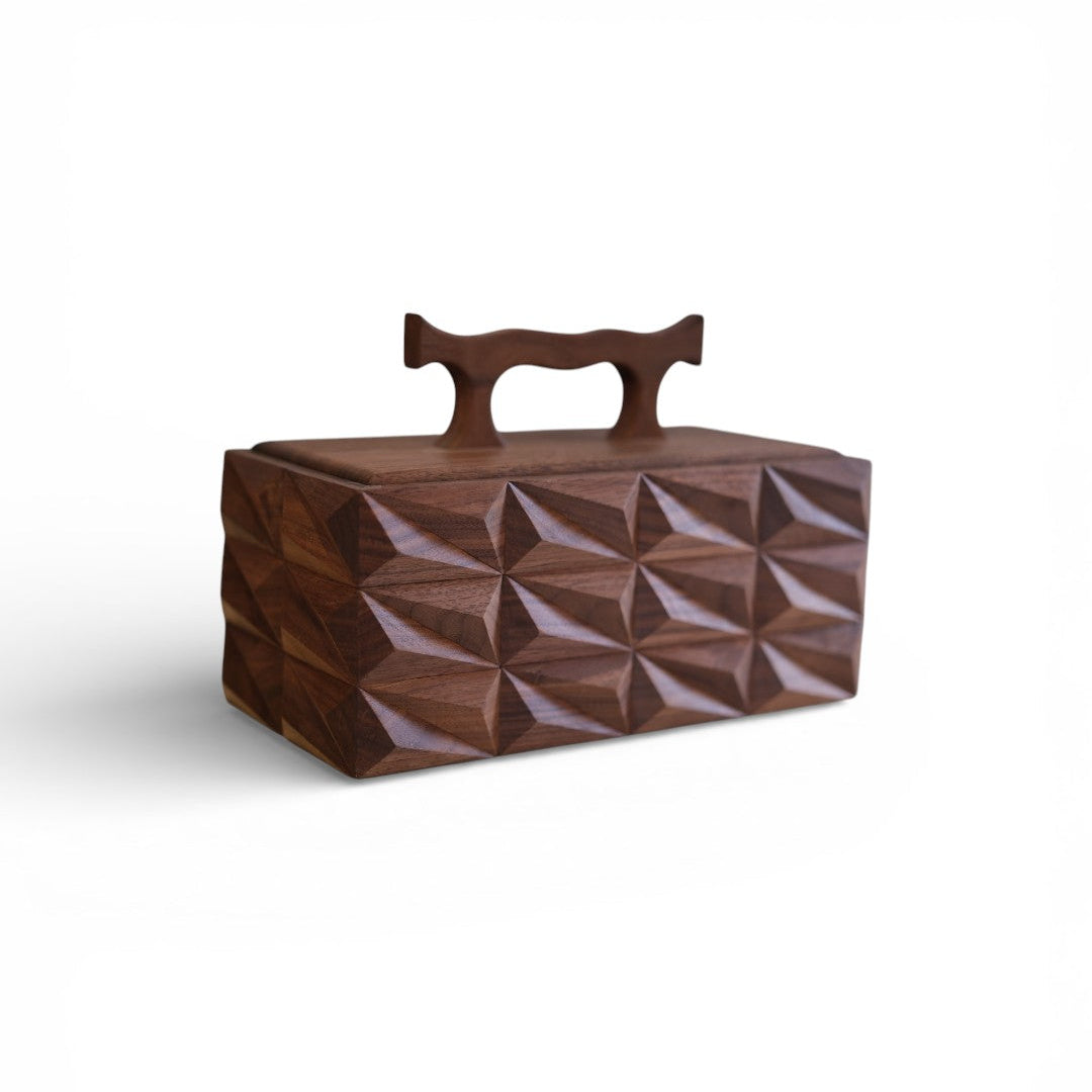 Edgy Box with Lift-Lid
