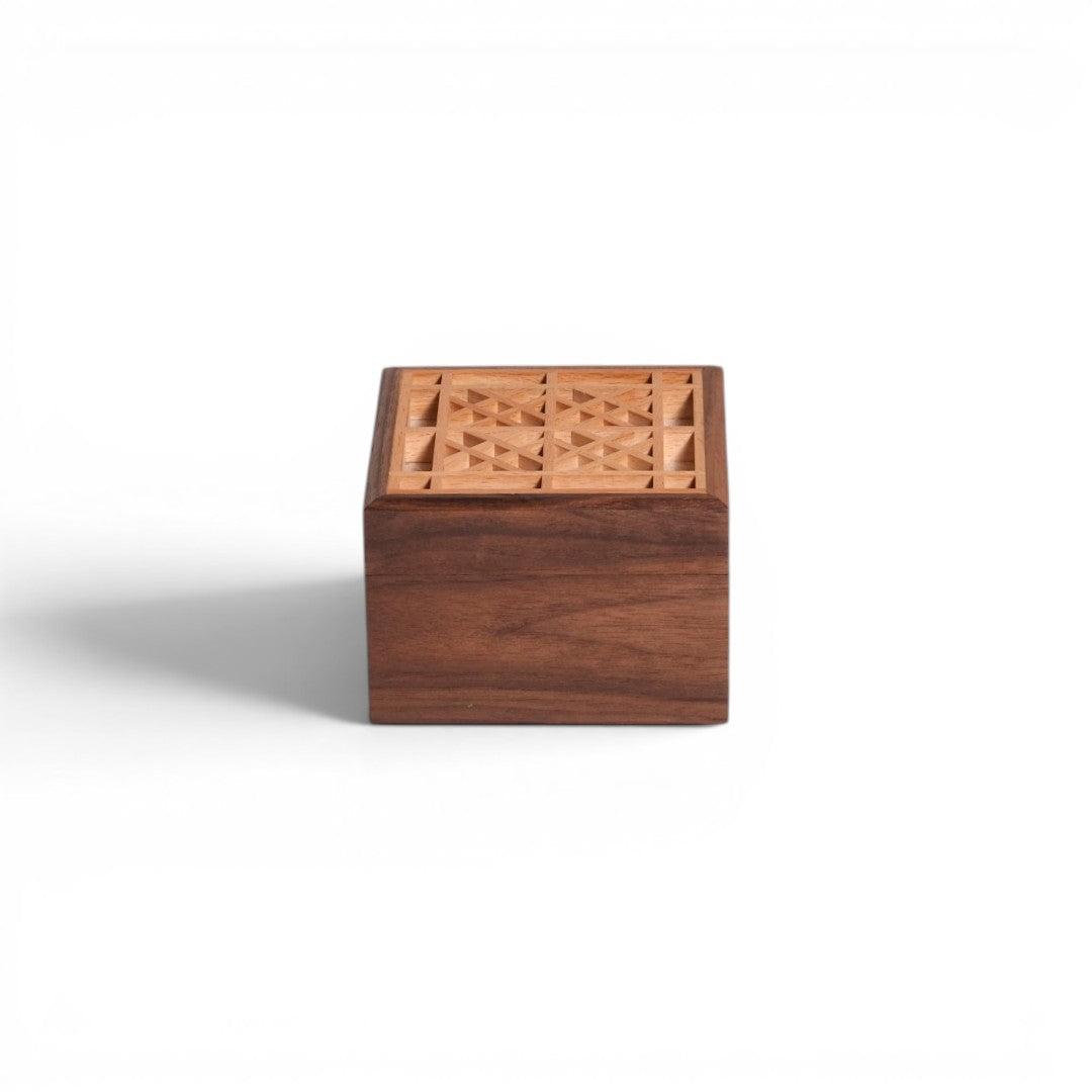 Geometric Lid Storage Box